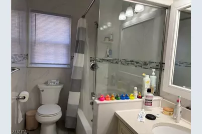 52 Oakwood Ave, Livingston, NJ 07039 - Photo 18