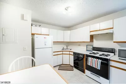 50 Woods Edge Dr #50, Roxbury Township, NJ 07876 - Photo 4