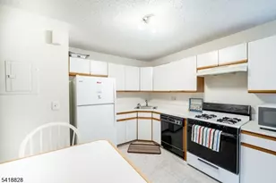 50 Woods Edge Dr, Roxbury Township, NJ 07876 - Photo 4