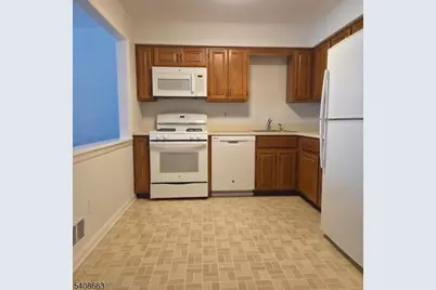 15 Wilmer St #23, Madison, NJ 07940 - Photo 4