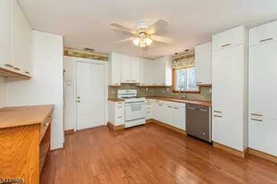 15 Frederick Pl, Morris Township, NJ 07960 - Photo 12