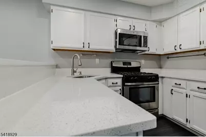 203 Concord Pl, North Brunswick Township, NJ 08902 - Photo 6
