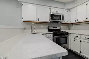 203 Concord Pl, North Brunswick Township, NJ 08902 - Photo 6