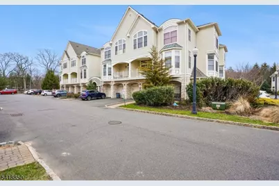 204 Edmonton Ct, Livingston, NJ 07039 - Photo 1