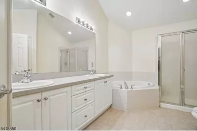 204 Edmonton Ct, Livingston Twp., NJ 07039 - Photo 24