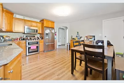 154 Orchard St, Elmwood Park, NJ 07407 - Photo 2