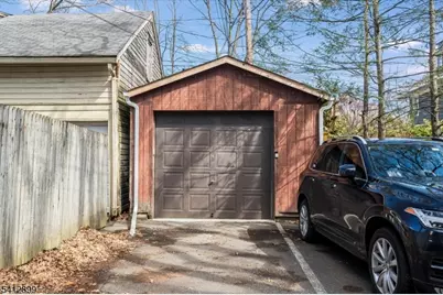 41 Montague Pl #2, Montclair Twp., NJ 07042 - Photo 32