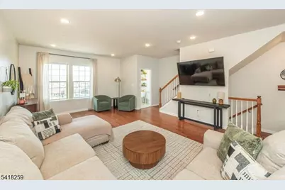 94 Albert Ct, Randolph Township, NJ 07869 - Photo 4