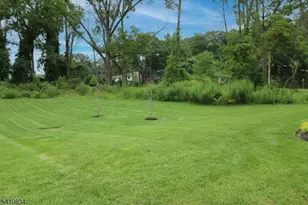 71 Veterans Wy, Morris Plains, NJ 07950 - Photo 22