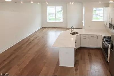 71 Veterans Way, Morris Plains, NJ 07950 - Photo 6