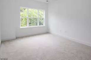 71 Veterans Wy, Morris Plains, NJ 07950 - Photo 18