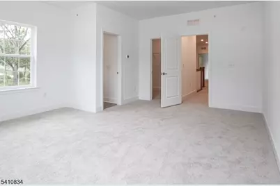 71 Veterans Way, Morris Plains, NJ 07950 - Photo 14