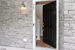 71 Veterans Wy, Morris Plains, NJ 07950 - Photo 2