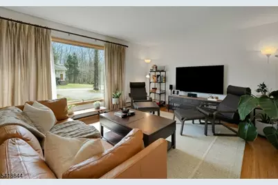 48 Gordon Rd, Roxbury Township, NJ 07885 - Photo 4