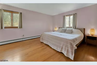 48 Gordon Rd, Roxbury Township, NJ 07885 - Photo 10