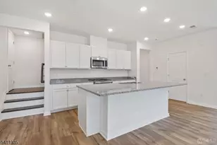 735 Station Rd, Dunellen, NJ 08812 - Photo 10