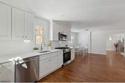 2210 Stecher Ave, Union Township, NJ 07083 - Photo 8