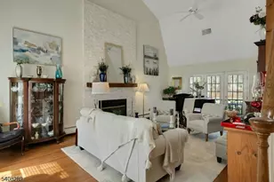 47 Dexter Dr N, Bernards Township, NJ 07920 - Photo 4