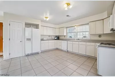 48 Marion Ave, New Providence, NJ 07974 - Photo 16