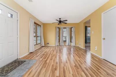 382 Hadleigh Ln, North Brunswick Township, NJ 08902 - Photo 6