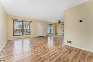 382 Hadleigh Ln, North Brunswick Township, NJ 08902 - Photo 4