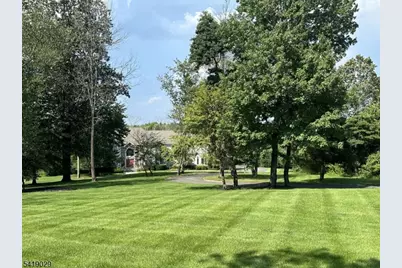 104 Darren Dr, Bernards Township, NJ 07920 - Photo 2