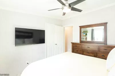 4 Oakdale Village Dr, South Brunswick Township, NJ 08902 - Photo 10