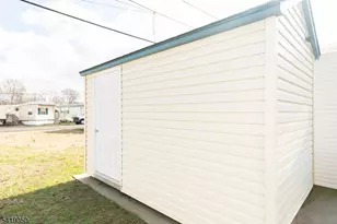 4 Oakdale Village Dr, South Brunswick Township, NJ 08902 - Photo 18