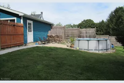 223 Washburn Ave, Washington Township, NJ 07882 - Photo 2