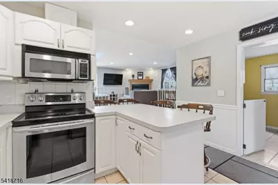 42 W Lake Shore Dr, Rockaway Township, NJ 07866 - Photo 6