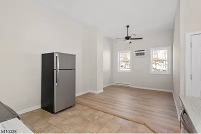 129 Main St #3, Bloomingdale, NJ 07403 - Photo 6
