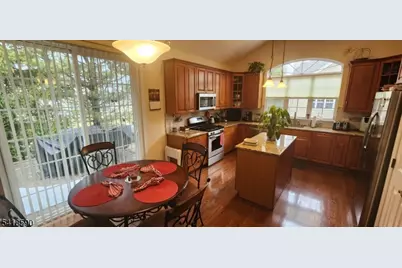 14 Fehervari Ct, Franklin Township, NJ 08873 - Photo 6