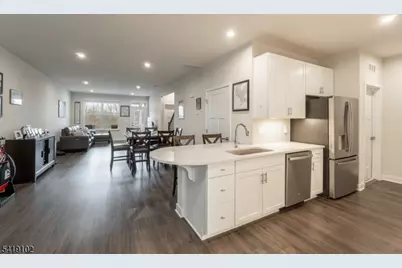 18 Sparrowhawk St, Washington Township, NJ 07882 - Photo 6