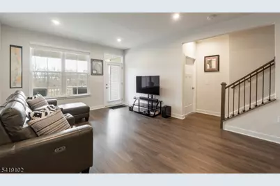 18 Sparrowhawk St, Washington Township, NJ 07882 - Photo 10