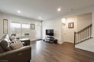 18 Sparrowhawk St, Washington Township, NJ 07882 - Photo 10