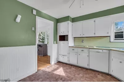 2801 Dewitt Ter, Linden, NJ 07036 - Photo 4