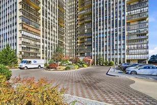 300 Winston Dr-C0807, Cliffside Park, NJ 07010 - Photo 12