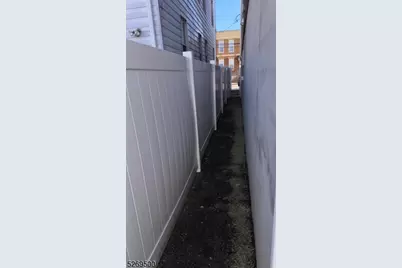 560 N 11th St, Newark, NJ 07107 - Photo 14