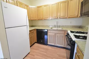 37 Park Edge, Berkeley Heights Township, NJ 07922 - Photo 10