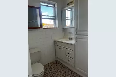 1254 Paterson Plank Rd #2B, Secaucus, NJ 07094 - Photo 4