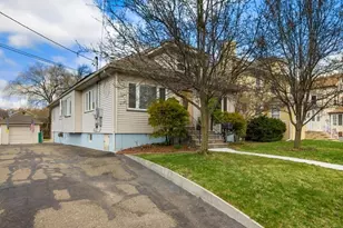 20 Forest Ave, Hawthorne, NJ 07506 - Photo 2