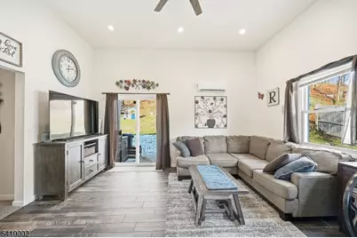 5 Chestnut Ave, Mount Arlington, NJ 07856 - Photo 8