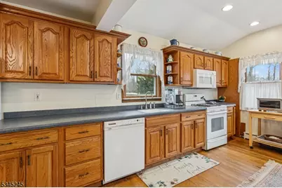 1535 Frank St, Scotch Plains Township, NJ 07076 - Photo 10