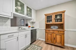 18F Manchester Ct, Chatham Township, NJ 07928 - Photo 4