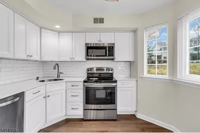 80 Wendover Court, Bedminster Township, NJ 07921 - Photo 14