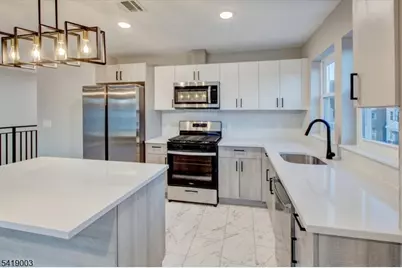 54 Holland St, Newark, NJ 07103 - Photo 10