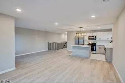 54 Holland St, Newark, NJ 07103 - Photo 8