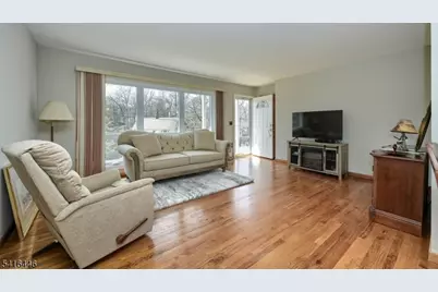 96 Lions Head Dr, Wayne, NJ 07470 - Photo 4