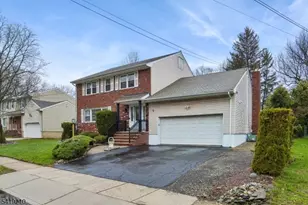 3 Carol Ct, Cranford Township, NJ 07016 - Photo 2