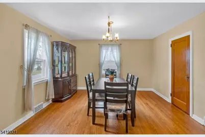 154 Watchung Dr, Hawthorne, NJ 07506 - Photo 6